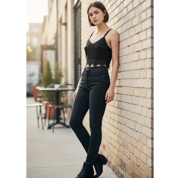 Mudd Black Lace Bralette Size Small - Picture 2 of 4